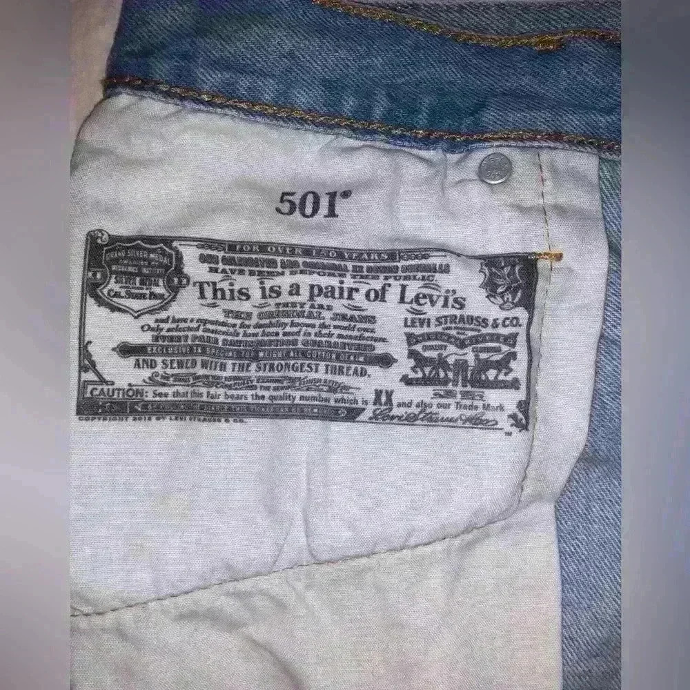 Levi’s denim shorts 501  size W34 - Picture 5 of 7